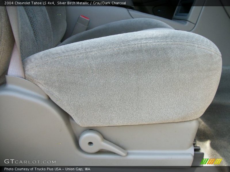 Silver Birch Metallic / Gray/Dark Charcoal 2004 Chevrolet Tahoe LS 4x4