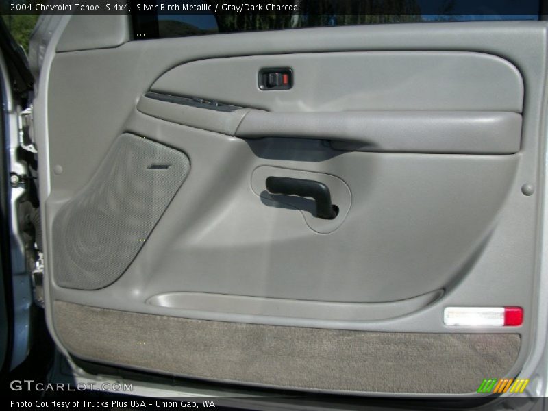Silver Birch Metallic / Gray/Dark Charcoal 2004 Chevrolet Tahoe LS 4x4