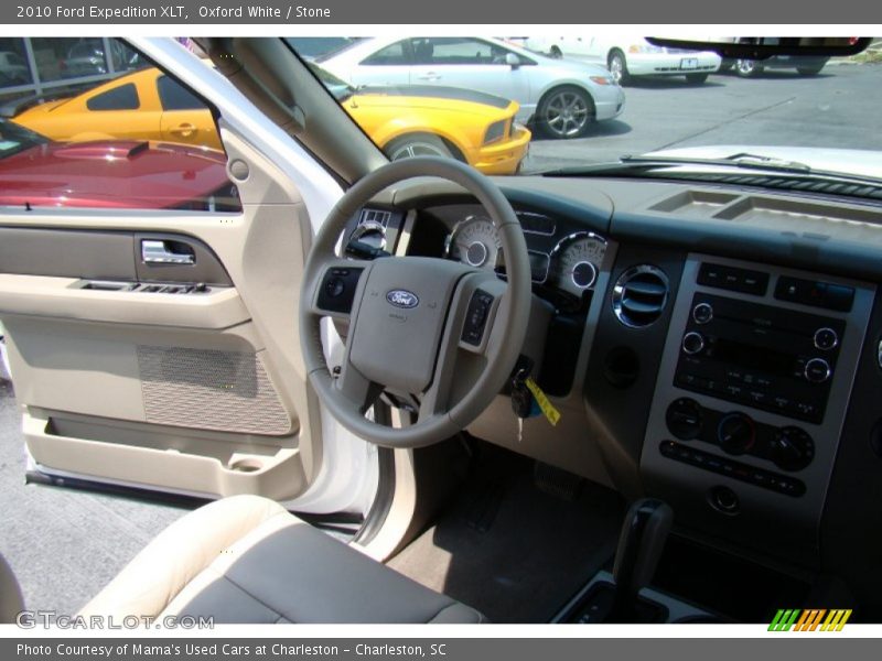 Oxford White / Stone 2010 Ford Expedition XLT