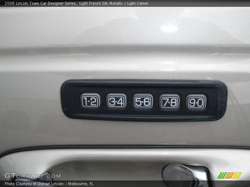 Light French Silk Metallic / Light Camel 2006 Lincoln Town Car Designer Series