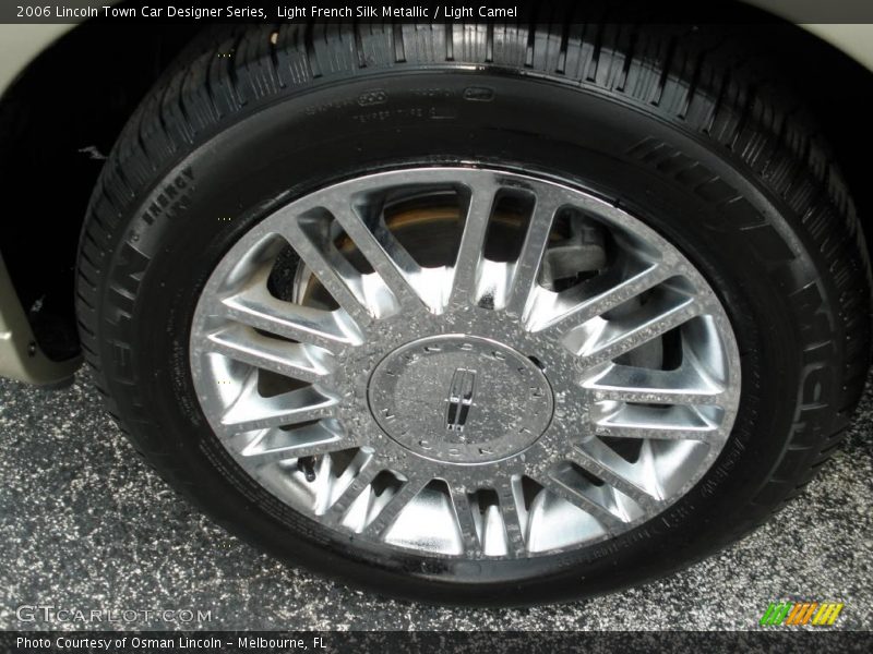 Light French Silk Metallic / Light Camel 2006 Lincoln Town Car Designer Series