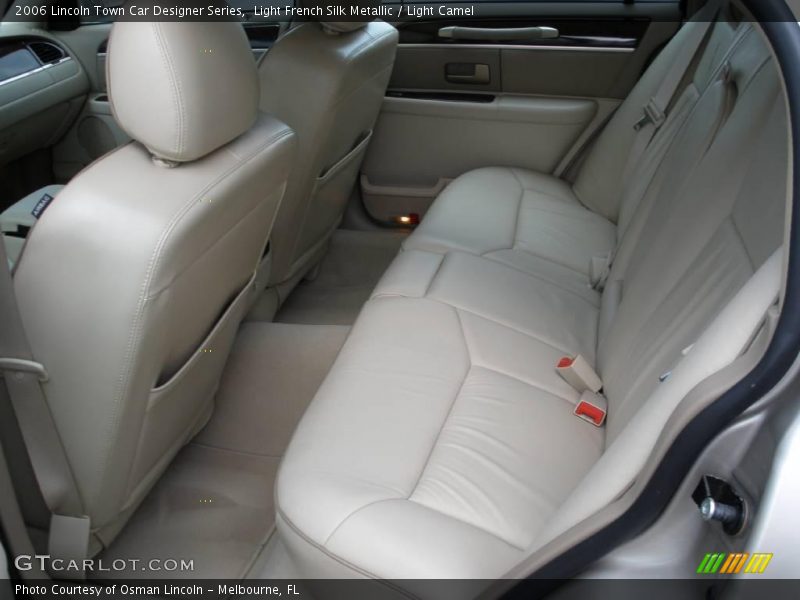 Light French Silk Metallic / Light Camel 2006 Lincoln Town Car Designer Series
