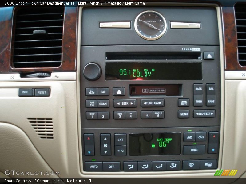 Light French Silk Metallic / Light Camel 2006 Lincoln Town Car Designer Series