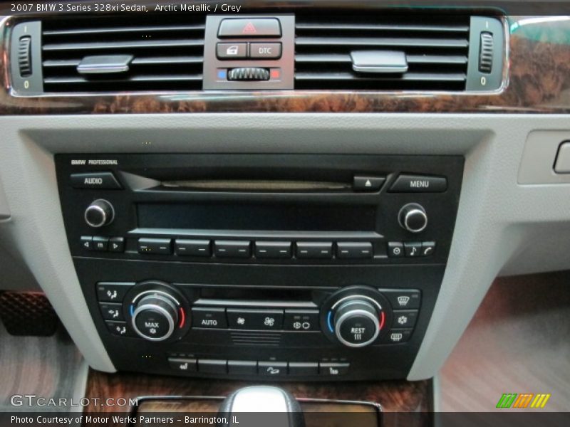 Arctic Metallic / Grey 2007 BMW 3 Series 328xi Sedan