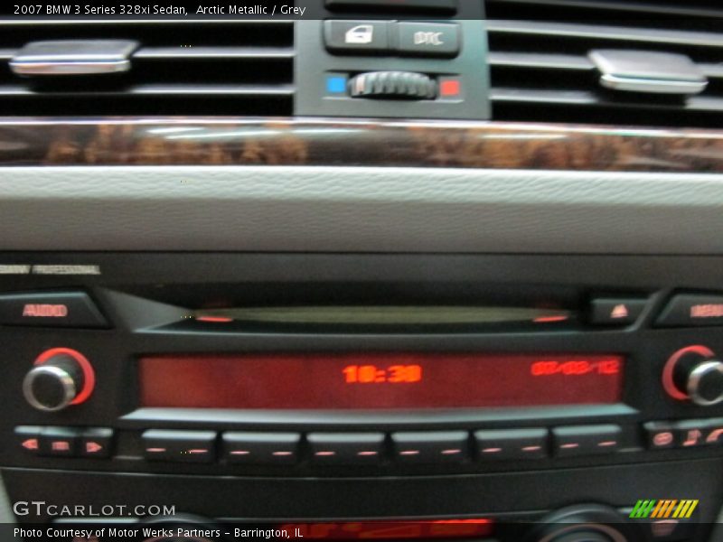 Arctic Metallic / Grey 2007 BMW 3 Series 328xi Sedan