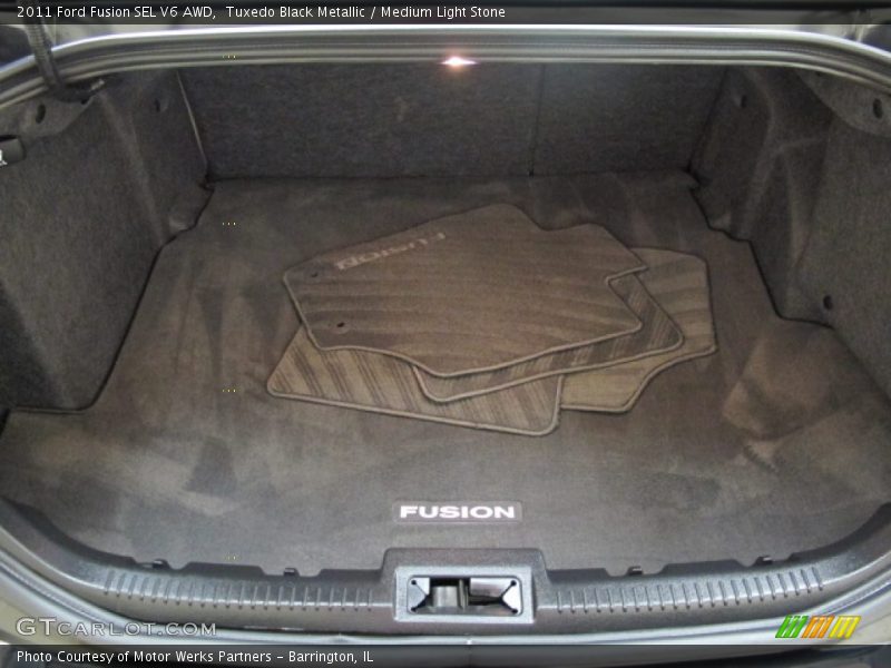  2011 Fusion SEL V6 AWD Trunk