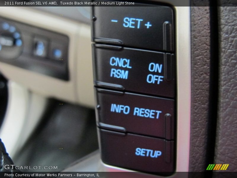 Controls of 2011 Fusion SEL V6 AWD