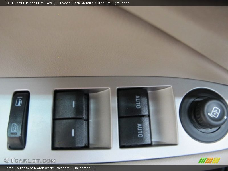 Controls of 2011 Fusion SEL V6 AWD