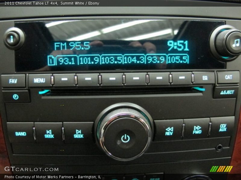Summit White / Ebony 2011 Chevrolet Tahoe LT 4x4