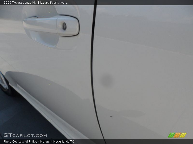 Blizzard Pearl / Ivory 2009 Toyota Venza I4