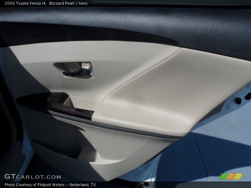 Blizzard Pearl / Ivory 2009 Toyota Venza I4