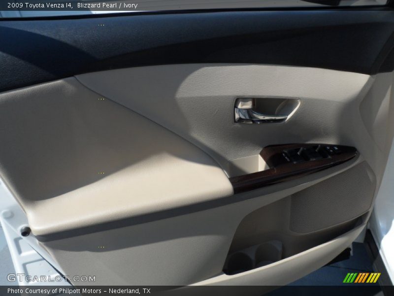 Blizzard Pearl / Ivory 2009 Toyota Venza I4