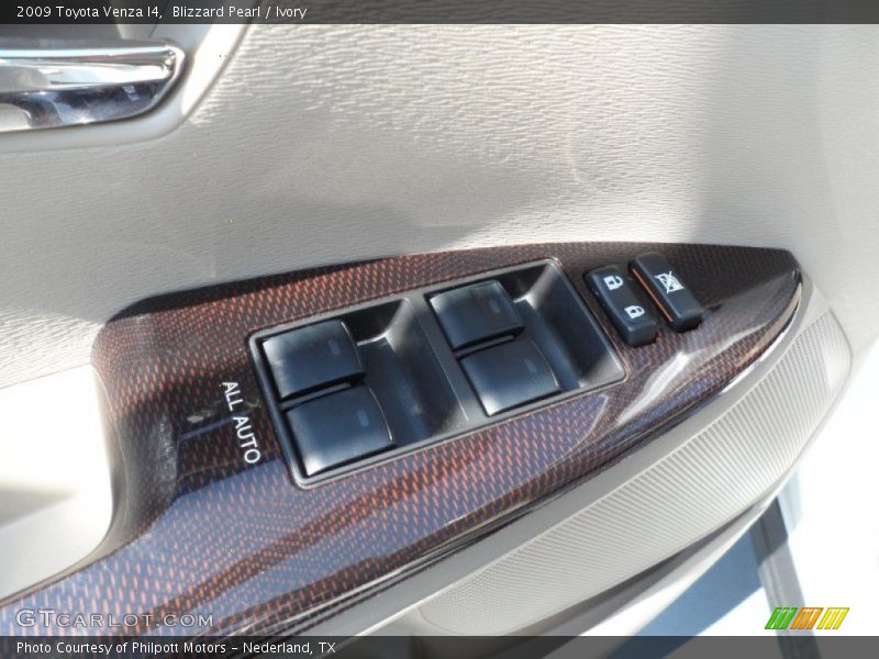 Blizzard Pearl / Ivory 2009 Toyota Venza I4