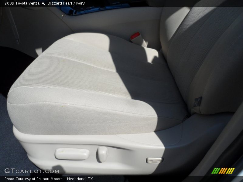 Blizzard Pearl / Ivory 2009 Toyota Venza I4