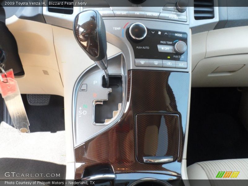 Blizzard Pearl / Ivory 2009 Toyota Venza I4