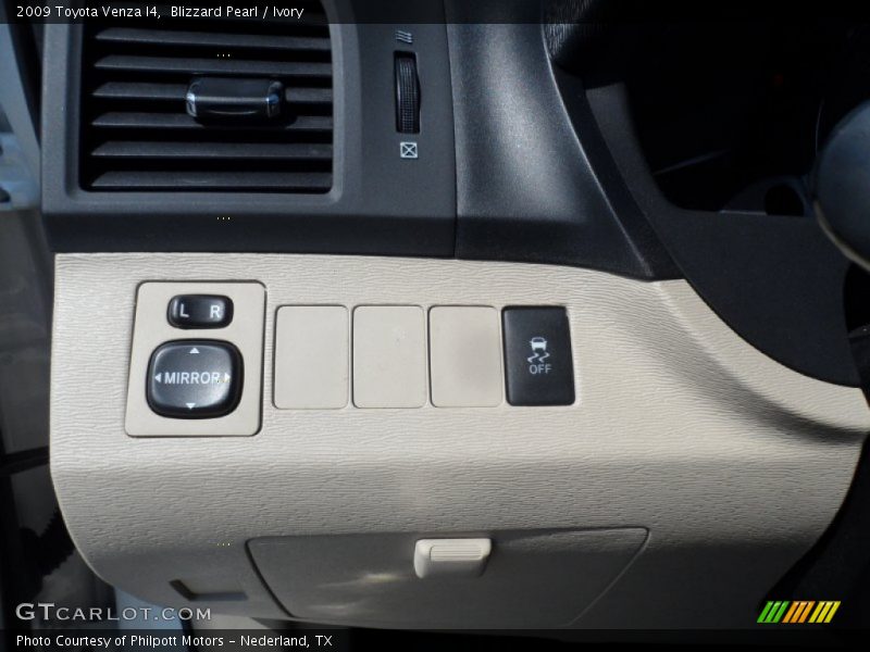 Blizzard Pearl / Ivory 2009 Toyota Venza I4