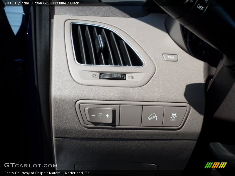 Iris Blue / Black 2011 Hyundai Tucson GLS