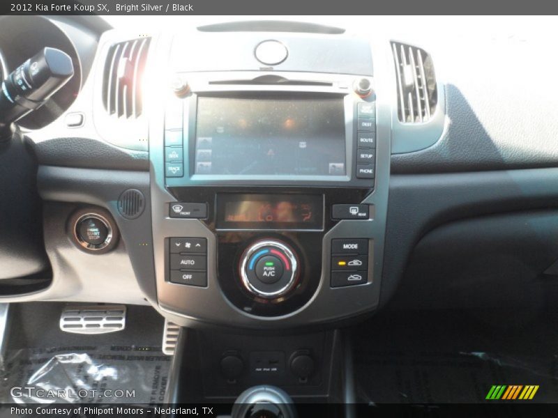 Bright Silver / Black 2012 Kia Forte Koup SX