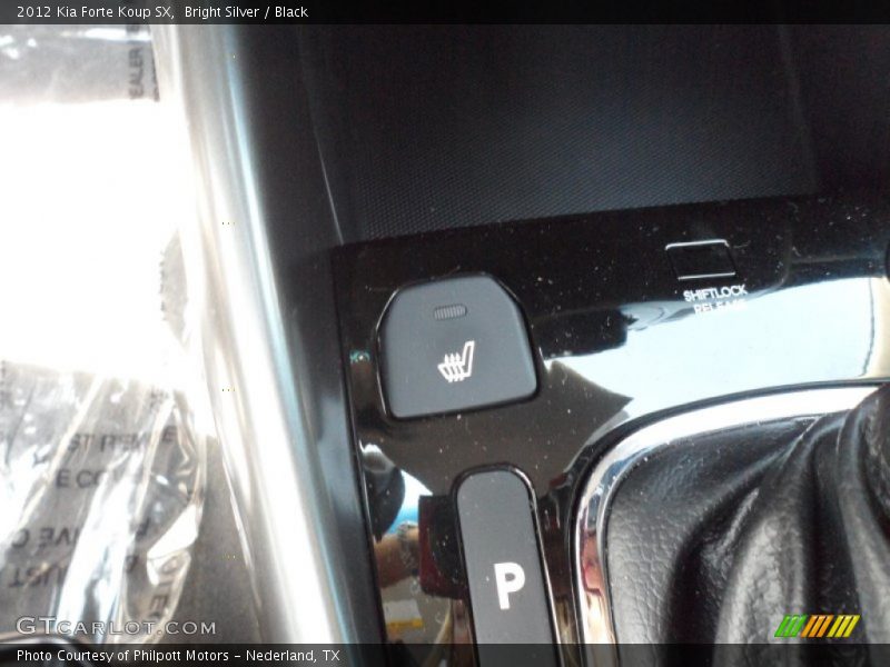 Bright Silver / Black 2012 Kia Forte Koup SX