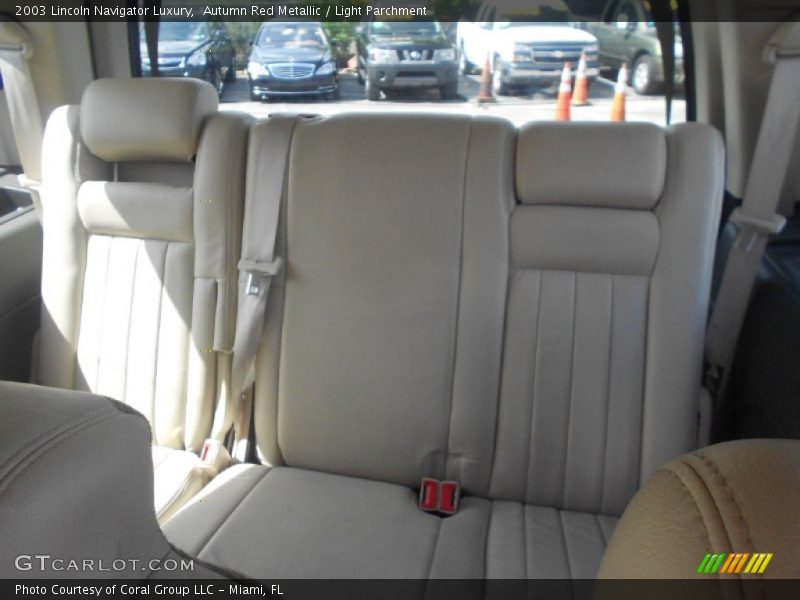 Autumn Red Metallic / Light Parchment 2003 Lincoln Navigator Luxury