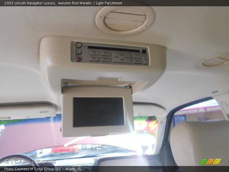 Autumn Red Metallic / Light Parchment 2003 Lincoln Navigator Luxury