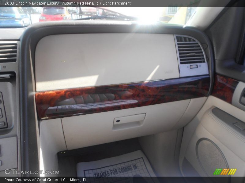 Autumn Red Metallic / Light Parchment 2003 Lincoln Navigator Luxury