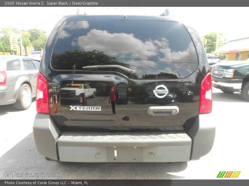 Super Black / Steel/Graphite 2005 Nissan Xterra S