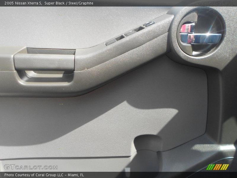 Super Black / Steel/Graphite 2005 Nissan Xterra S