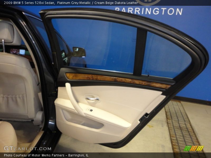 Platinum Grey Metallic / Cream Beige Dakota Leather 2009 BMW 5 Series 528xi Sedan