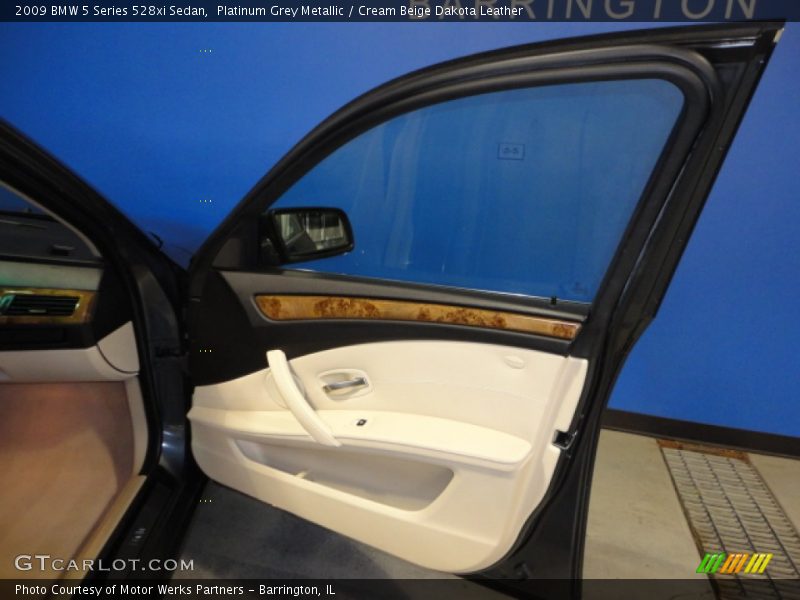 Platinum Grey Metallic / Cream Beige Dakota Leather 2009 BMW 5 Series 528xi Sedan