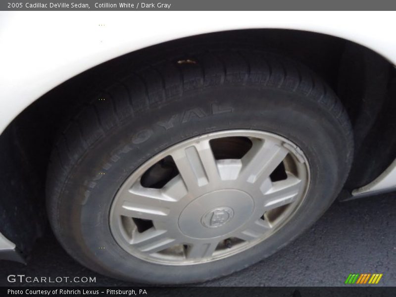 Cotillion White / Dark Gray 2005 Cadillac DeVille Sedan