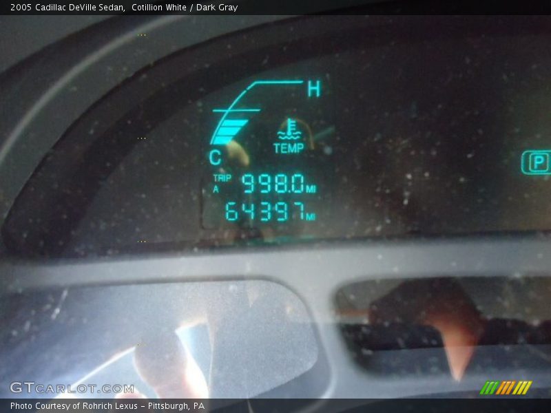 Cotillion White / Dark Gray 2005 Cadillac DeVille Sedan
