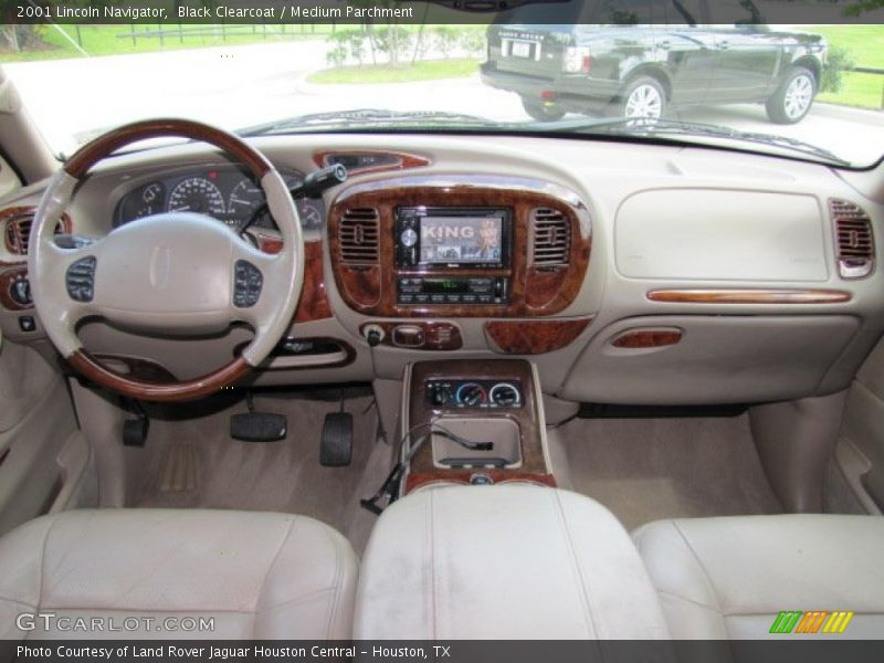 Dashboard of 2001 Navigator 