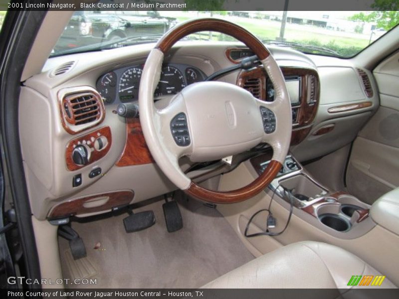 Black Clearcoat / Medium Parchment 2001 Lincoln Navigator