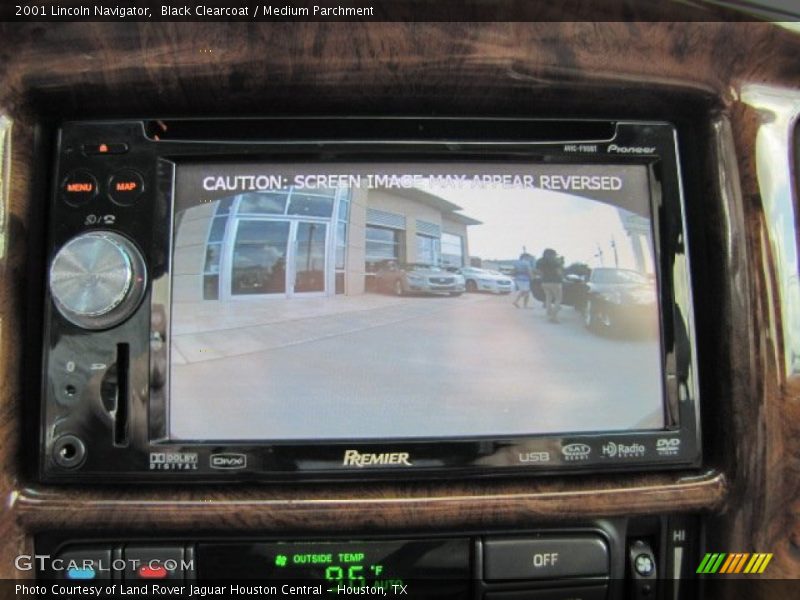 Black Clearcoat / Medium Parchment 2001 Lincoln Navigator