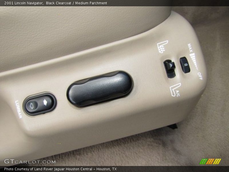 Black Clearcoat / Medium Parchment 2001 Lincoln Navigator
