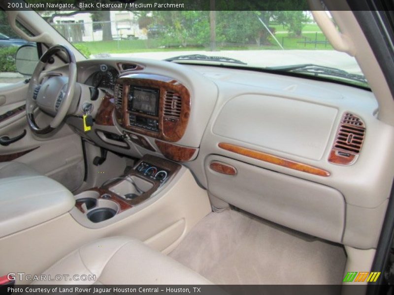 Black Clearcoat / Medium Parchment 2001 Lincoln Navigator