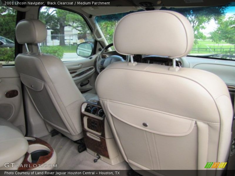 Black Clearcoat / Medium Parchment 2001 Lincoln Navigator