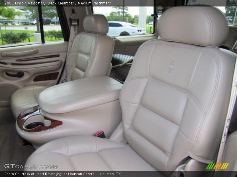  2001 Navigator  Medium Parchment Interior