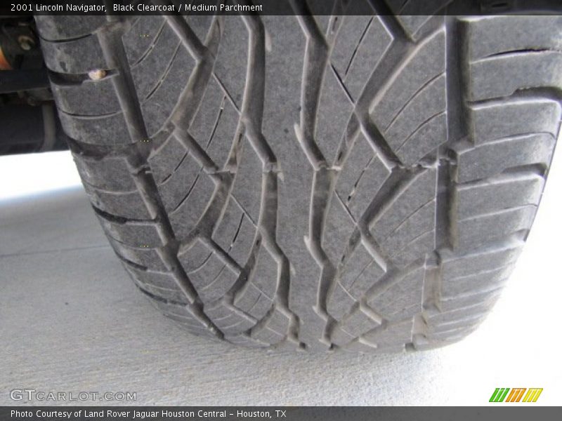 Black Clearcoat / Medium Parchment 2001 Lincoln Navigator