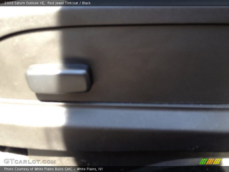 Red Jewel Tintcoat / Black 2009 Saturn Outlook XE