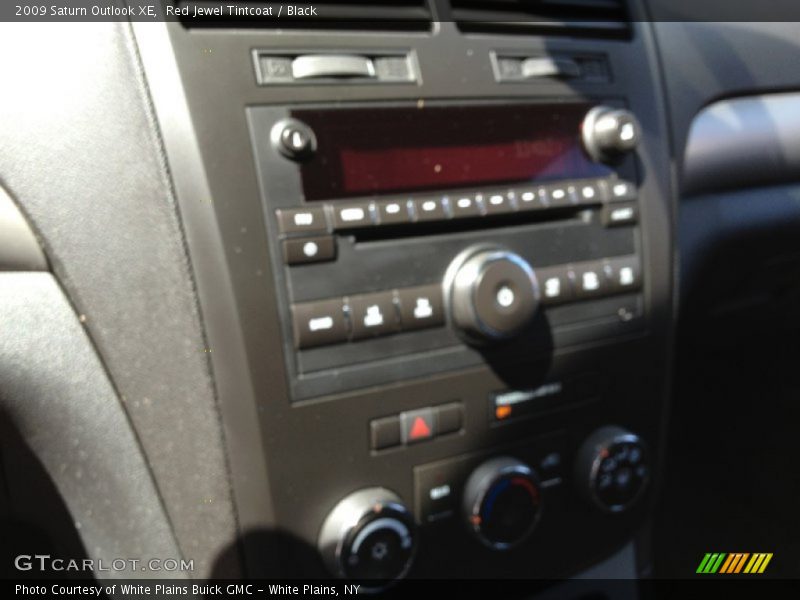 Red Jewel Tintcoat / Black 2009 Saturn Outlook XE