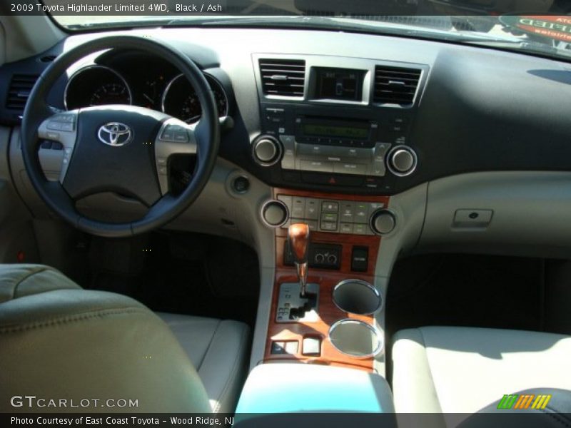 Black / Ash 2009 Toyota Highlander Limited 4WD