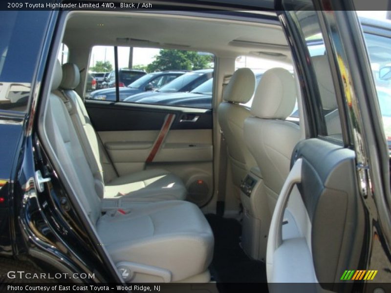 Black / Ash 2009 Toyota Highlander Limited 4WD