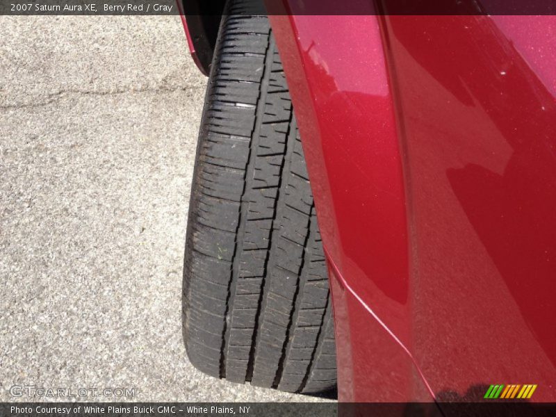 Berry Red / Gray 2007 Saturn Aura XE