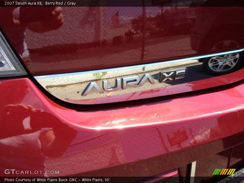 Berry Red / Gray 2007 Saturn Aura XE