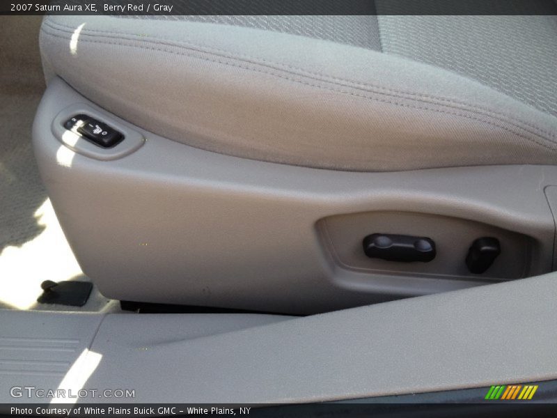 Berry Red / Gray 2007 Saturn Aura XE