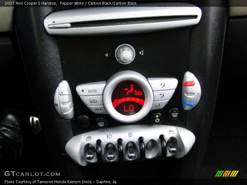 Controls of 2007 Cooper S Hardtop