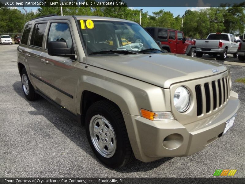 Light Sandstone Metallic / Dark Slate Gray 2010 Jeep Patriot Sport