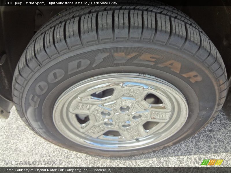 Light Sandstone Metallic / Dark Slate Gray 2010 Jeep Patriot Sport